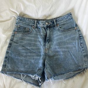 H&M high waisted denim shorts - size 6